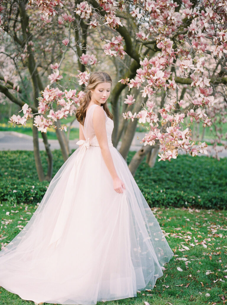 NIAGARA FALLS // SPRING MAGNOLIA TREE EDITORIAL