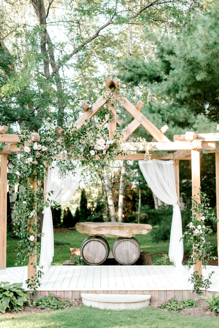 HONSBERGER ESTATE WINERY // MARY + BRAD