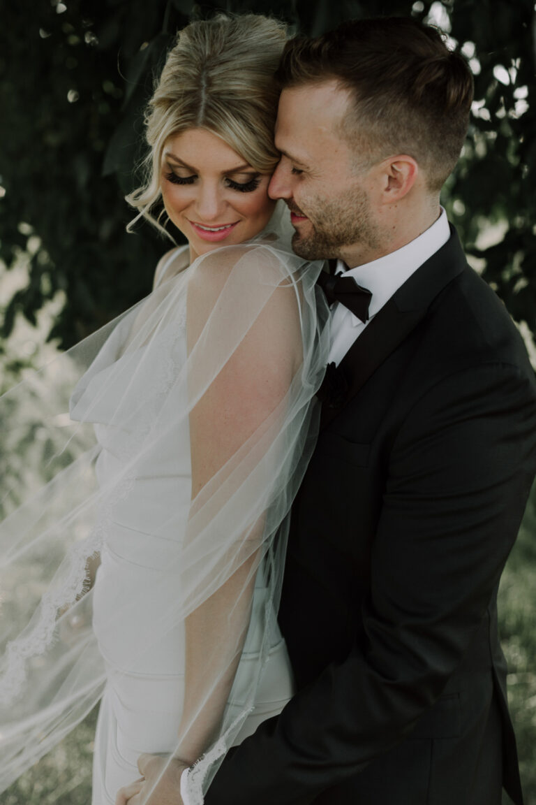 AIRPORT LOVE // NIAGARA DISTRICT AIRPORT WEDDING