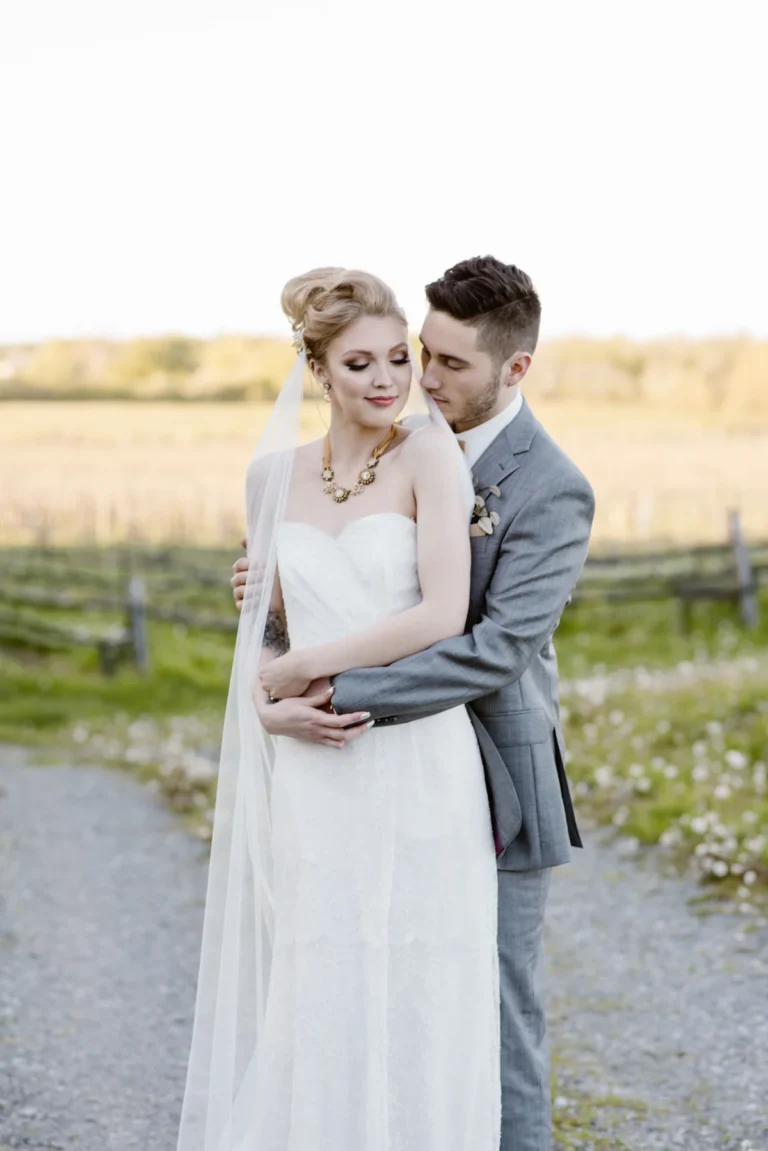 RAVINE VINEYARD // VIBRANT WEDDING INSPIRATION