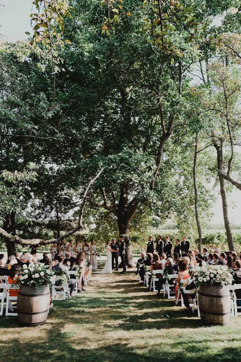 NIAGARA ON THE LAKE // KURTZ ORCHARDS MARKET WEDDING