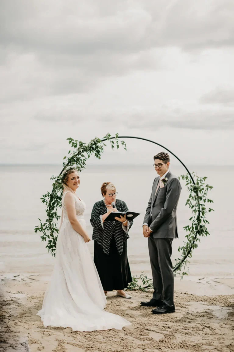 LAURA + ALEX'S FORT ERIE LAKE HOUSE WEDDING // KATIE BENFEY PHOTOGRAPHY