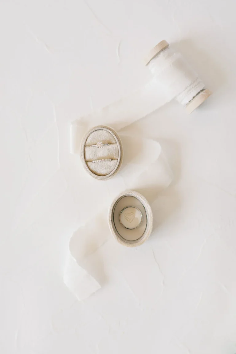 INTIMATE FAMILY NIAGARA ON THE LAKE ELOPEMENT // EMILY JEAN PHOTOGRAPHY