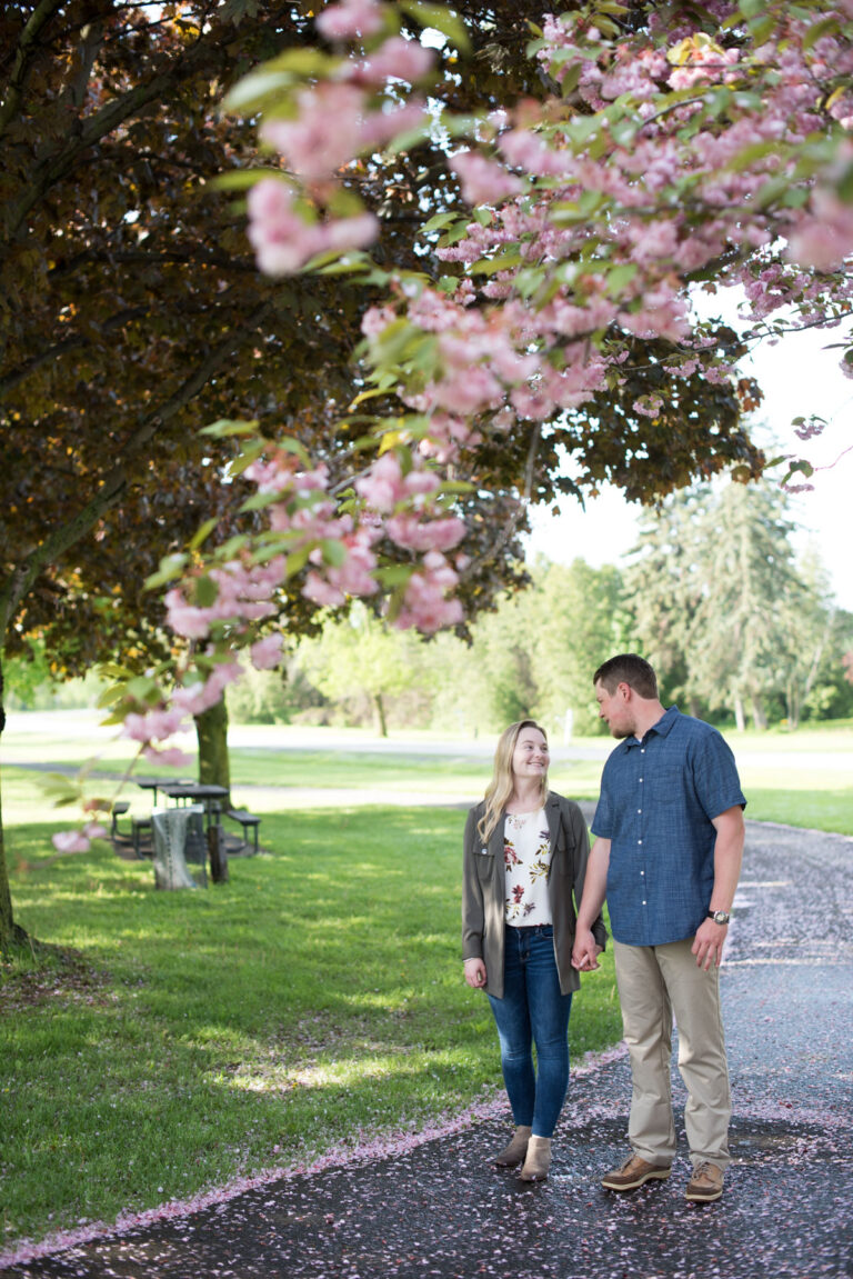 NIAGARA SPRING BLOSSOM ENGAGEMENT  // LOVE ALWAYS PHOTOGRAPHY