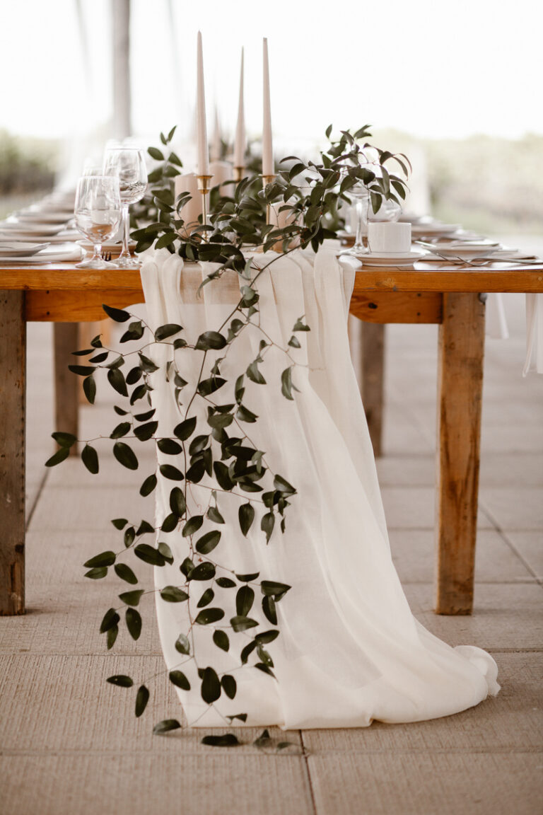 COOL + CLASSIC RAVINE VINEYARD WEDDING // REED PHOTOGRAPHY