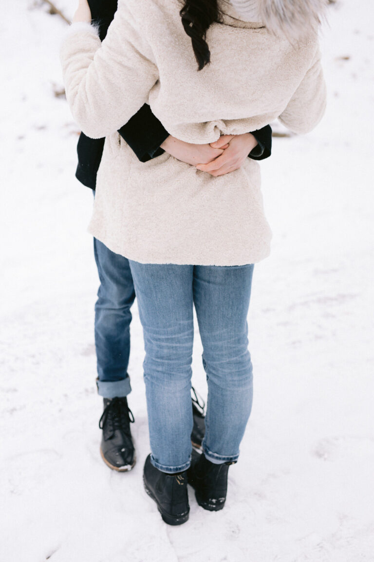 WINTER ENGAGEMENT // MORNING LIGHT PHOTOGRAPHY