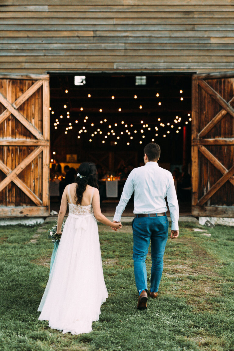 TASHA + VICTOR // BALL'S FALLS BIG BARN SUMMER WEDDING