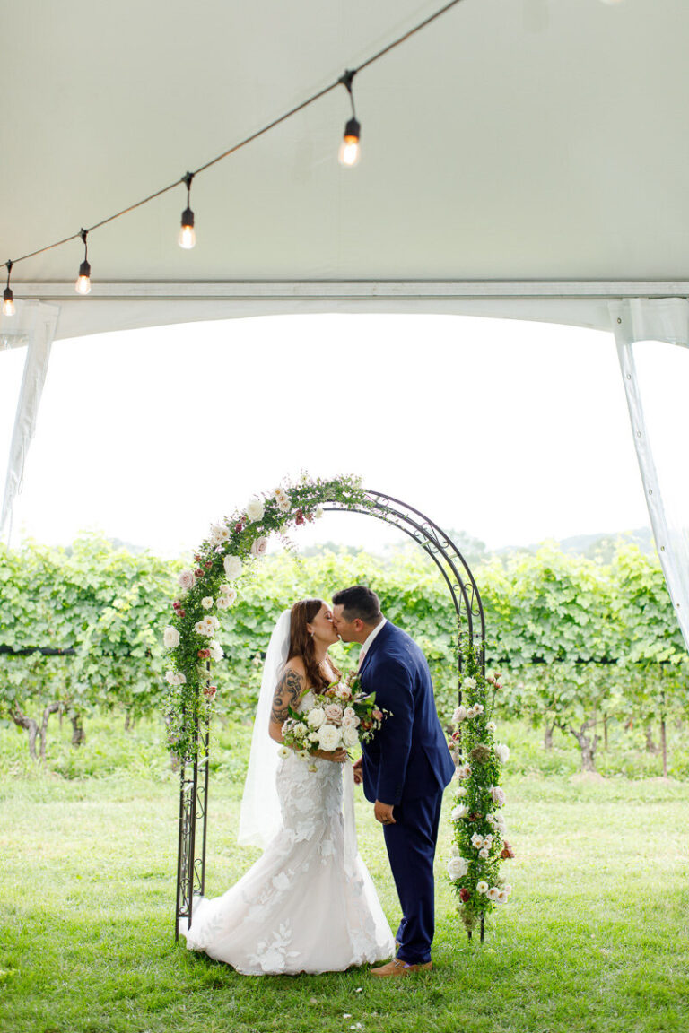 ALEXANDRA + ANDREW - THE WED SERIES // RAVINE VINEYARD