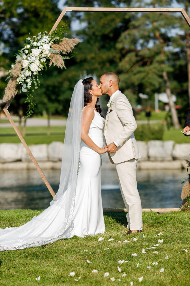 ARANTZA + ANDREW // TWO SISTERS VINEYARD