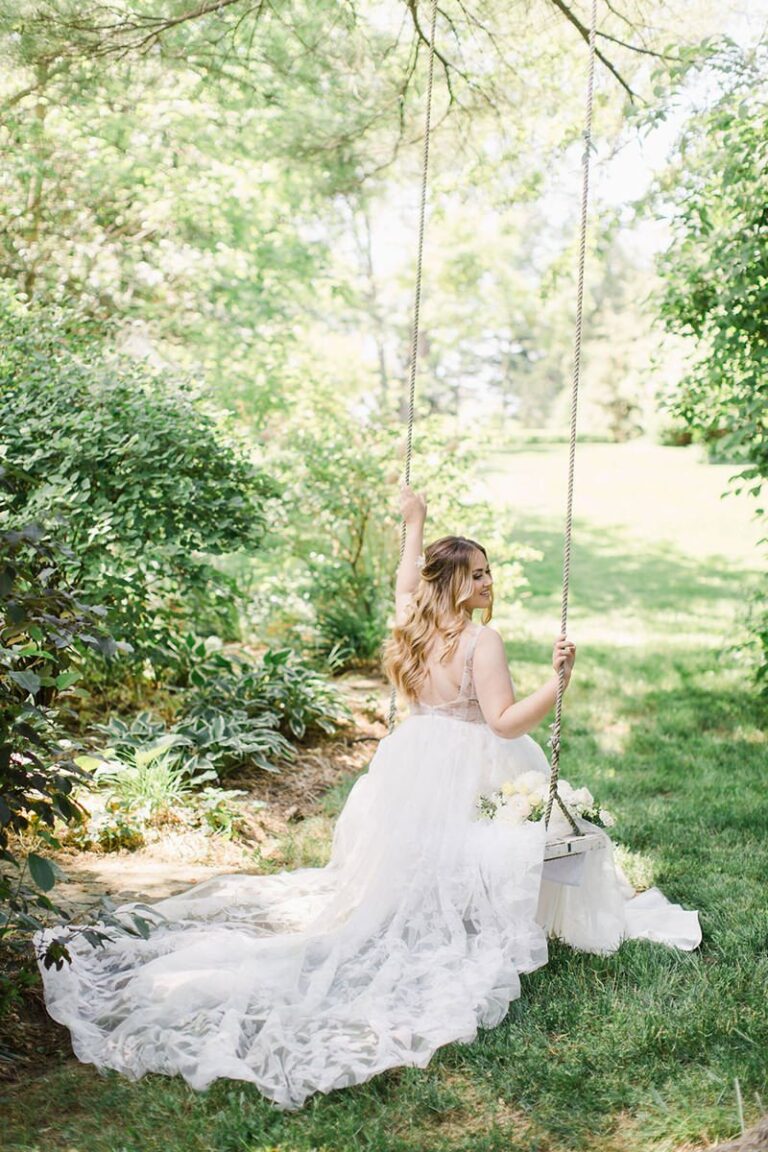GRACEWOOD ESTATE ROMANTIC DUSTY BLUE EDITORIAL // HIGHLIGHT FILM