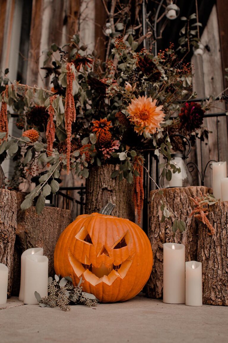GOTHIC HALLOWEEN-INSPIRED WEDDING // NIAGARA OAST HOUSE BREWERS