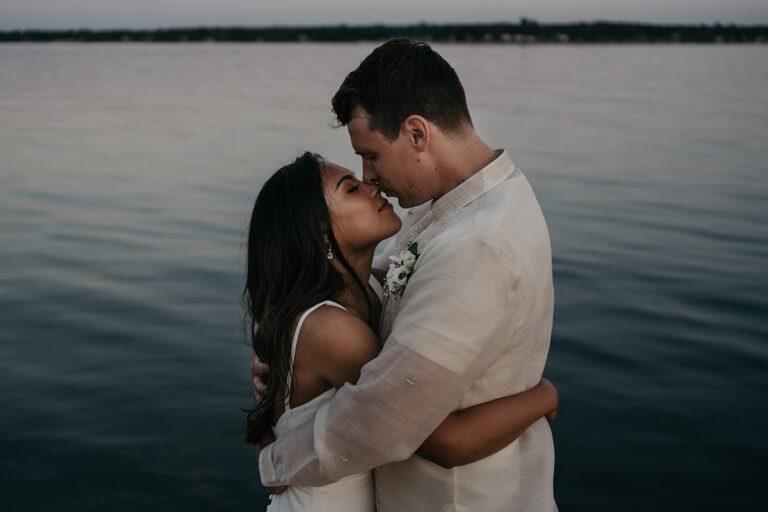 SMALL COTTAGE WEDDING INSPIRATION IN ONTARIO // JOSIE PHOTO