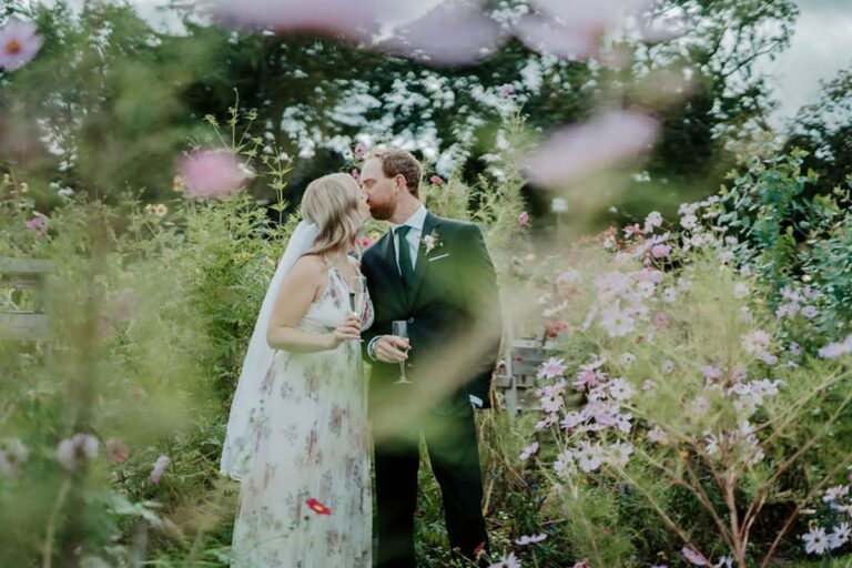 WEDDING VENUE IN ST. DAVID’S: RAVINE VINEYARD ESTATE WINERY // LISA VIGLIOTTA PHOTOGRAPHY