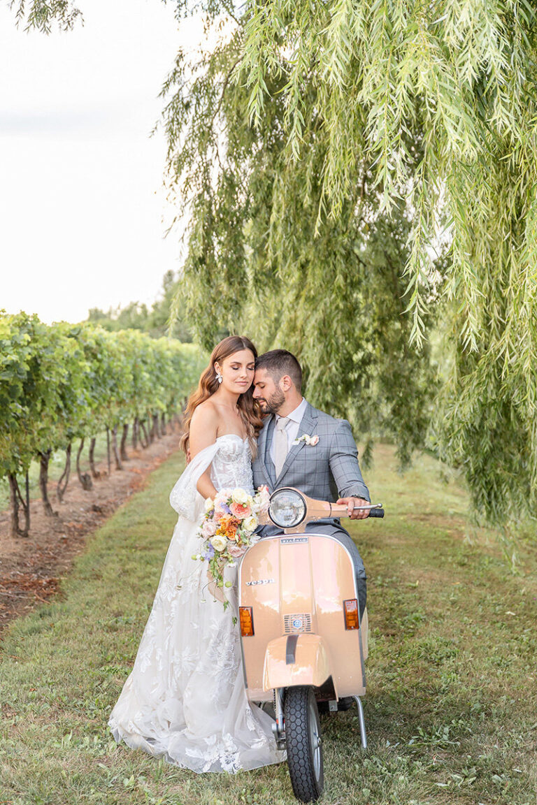 NIAGARA VINEYARD MICRO WEDDING INSPIRATION EDITORIAL // DYLAN AND SANDRA PHOTOGRAPHY