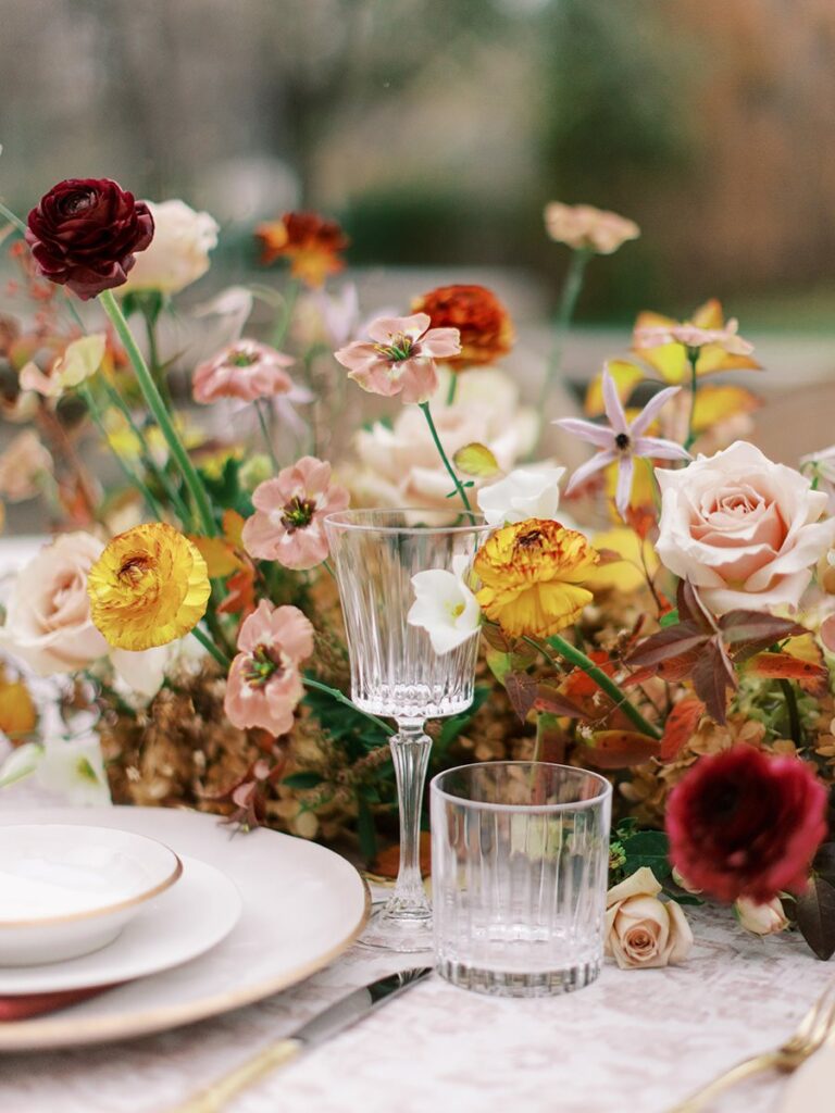 ROMANTIC WEDDING EDITORIAL AT TORONTO’S GRAYDON HALL MANOR