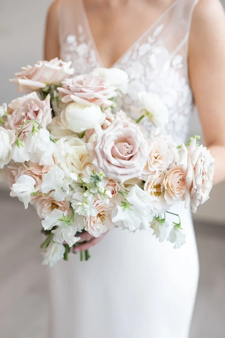SIMPLY ELEGANT BY EMMA | THE VINEYARD BRIDE GUIDE