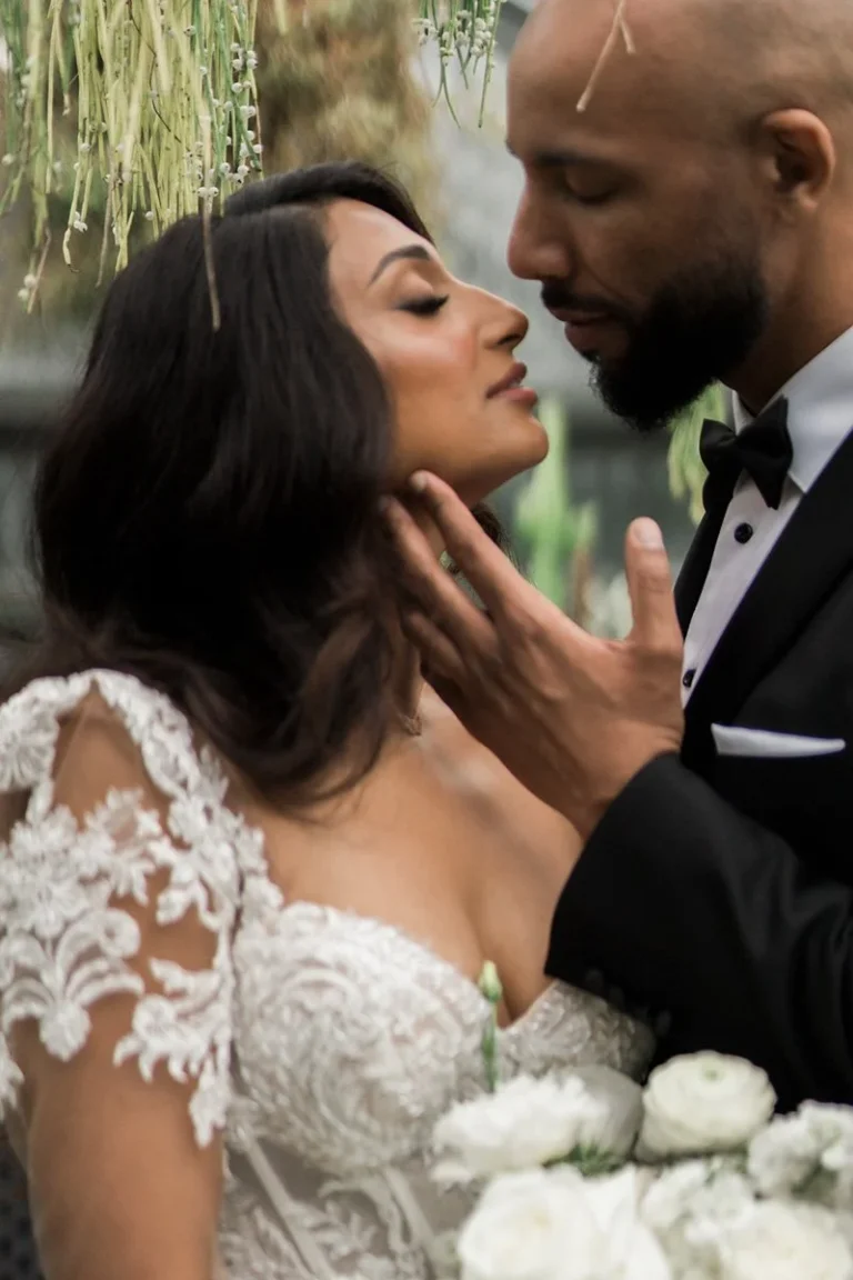 CHATEAU DES CHARMES WINERY WEDDING IN NIAGARA // LISA VIGLIOTTA PHOTOGRAPHY