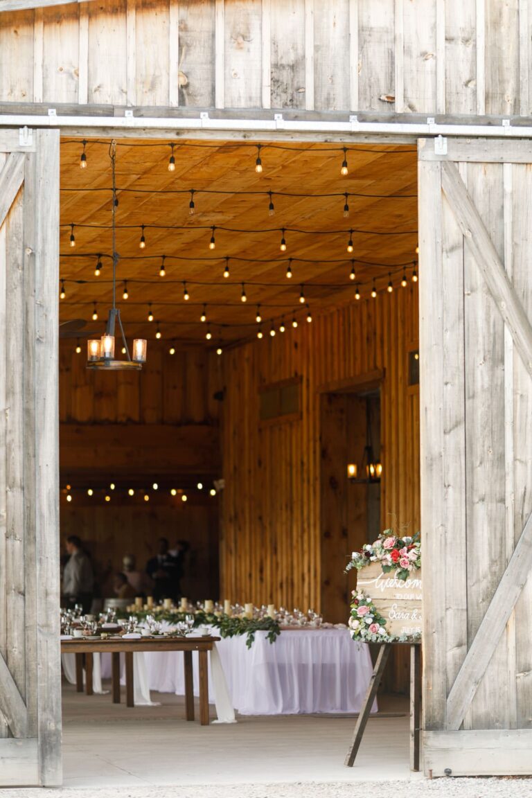 CALAMUS ESTATE WINERY WEDDING IN JORDAN STATION // PHILOSOPHY STUDIOS