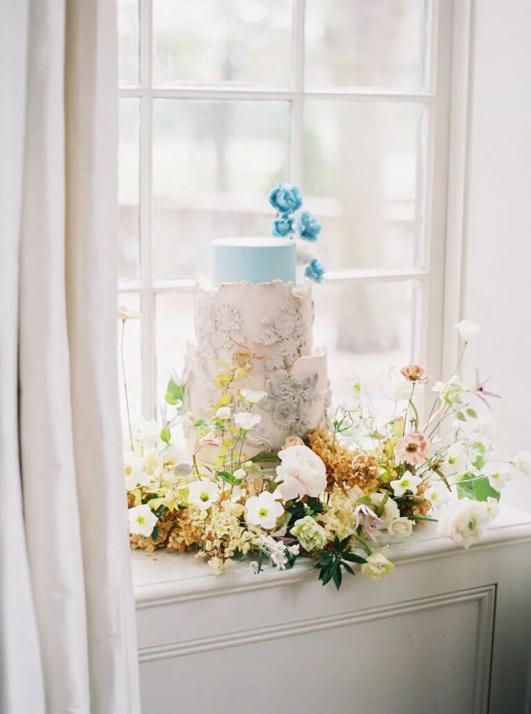 Romantic Wedding Editorial at Toronto's Graydon Hall Manor